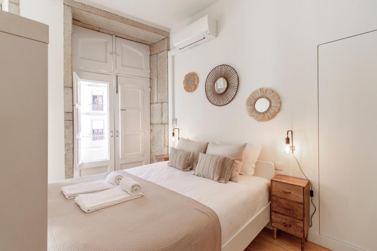 Virtudes Flat W/ Ac & Balcony By Lovelystay Porto Exterior photo