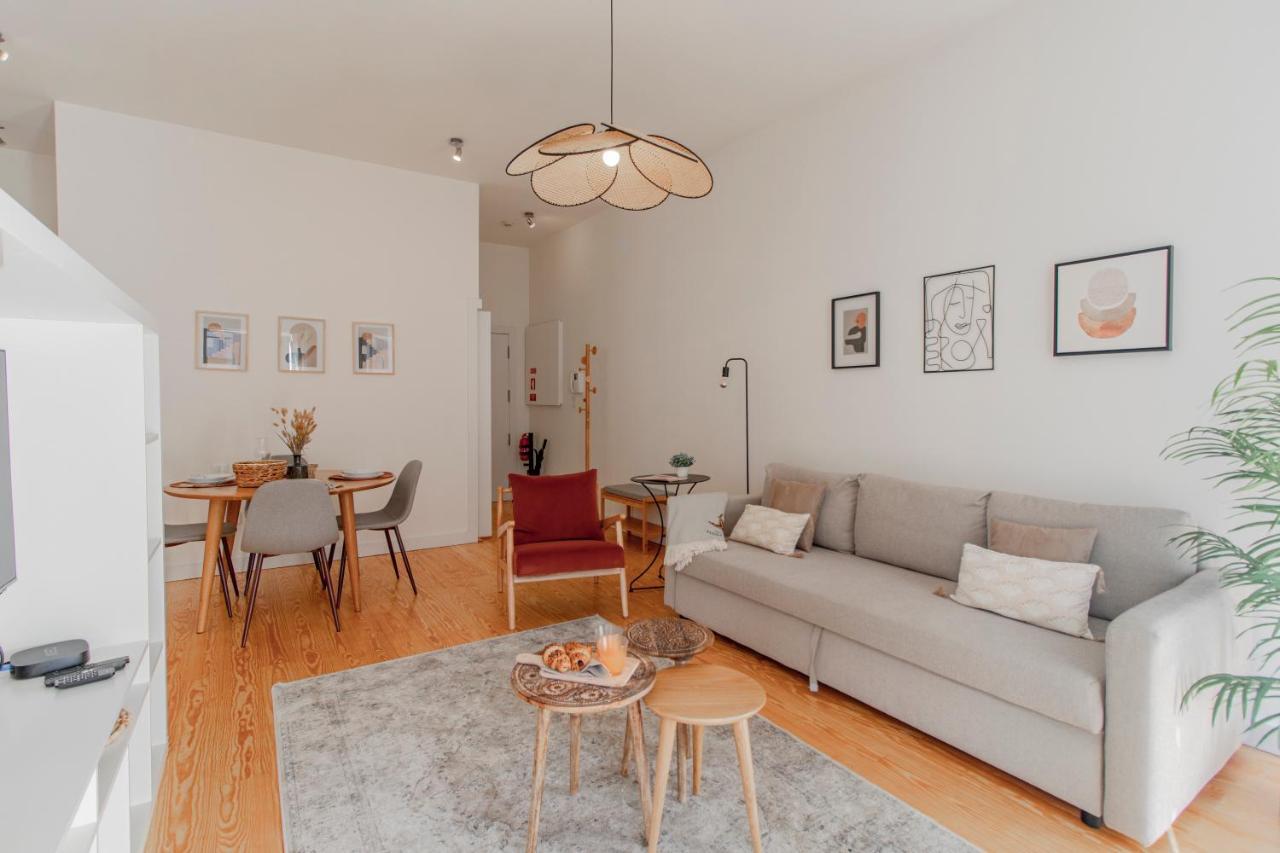 Virtudes Flat W/ Ac & Balcony By Lovelystay Porto Exterior photo