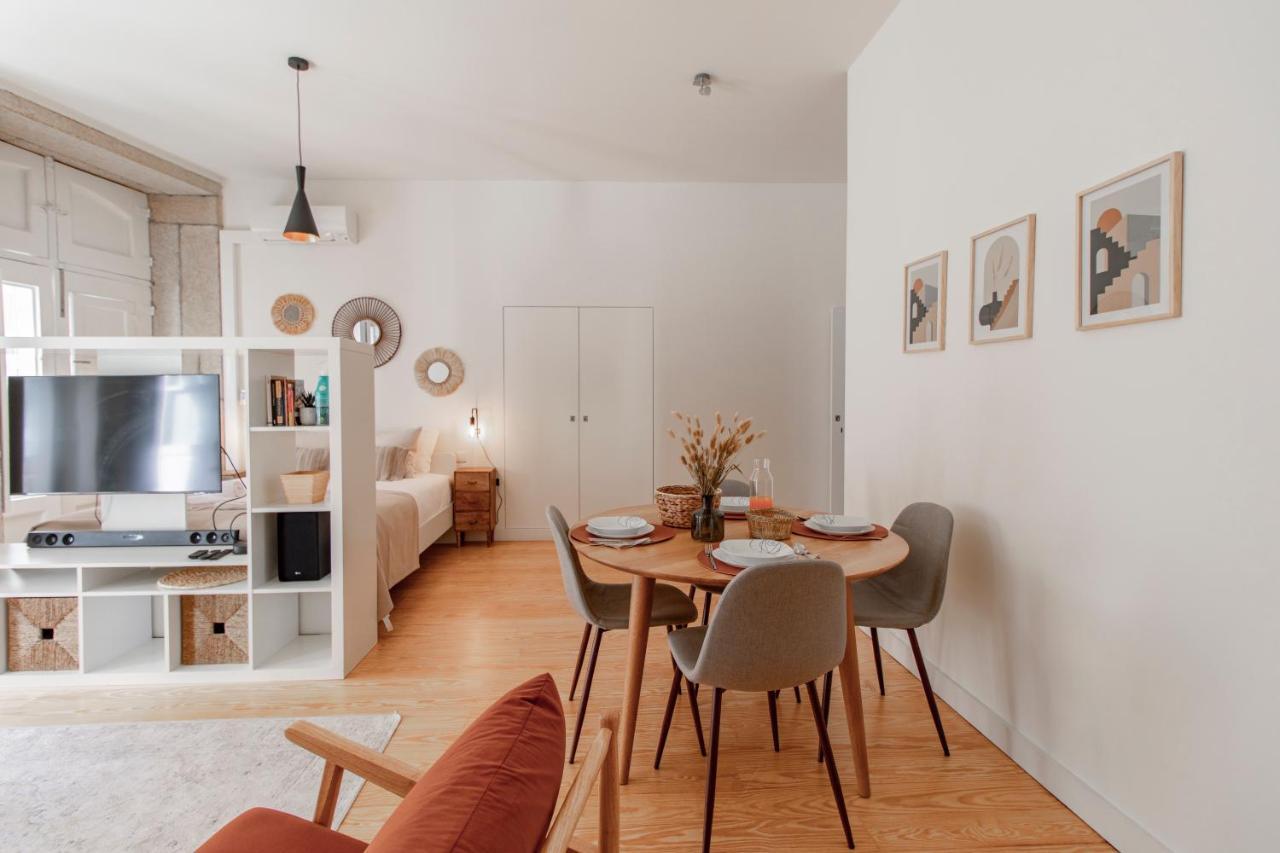 Virtudes Flat W/ Ac & Balcony By Lovelystay Porto Exterior photo