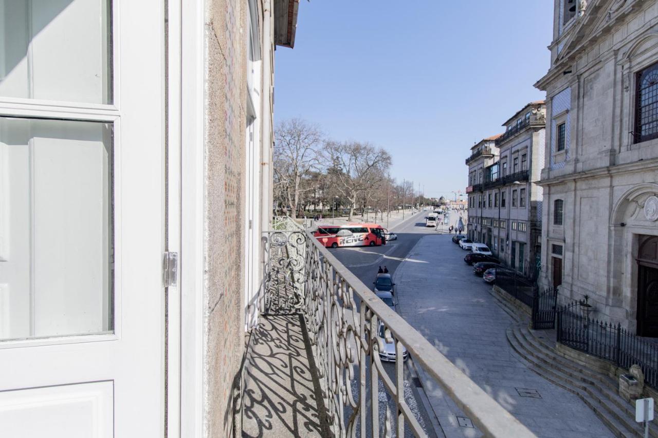 Virtudes Flat W/ Ac & Balcony By Lovelystay Porto Exterior photo